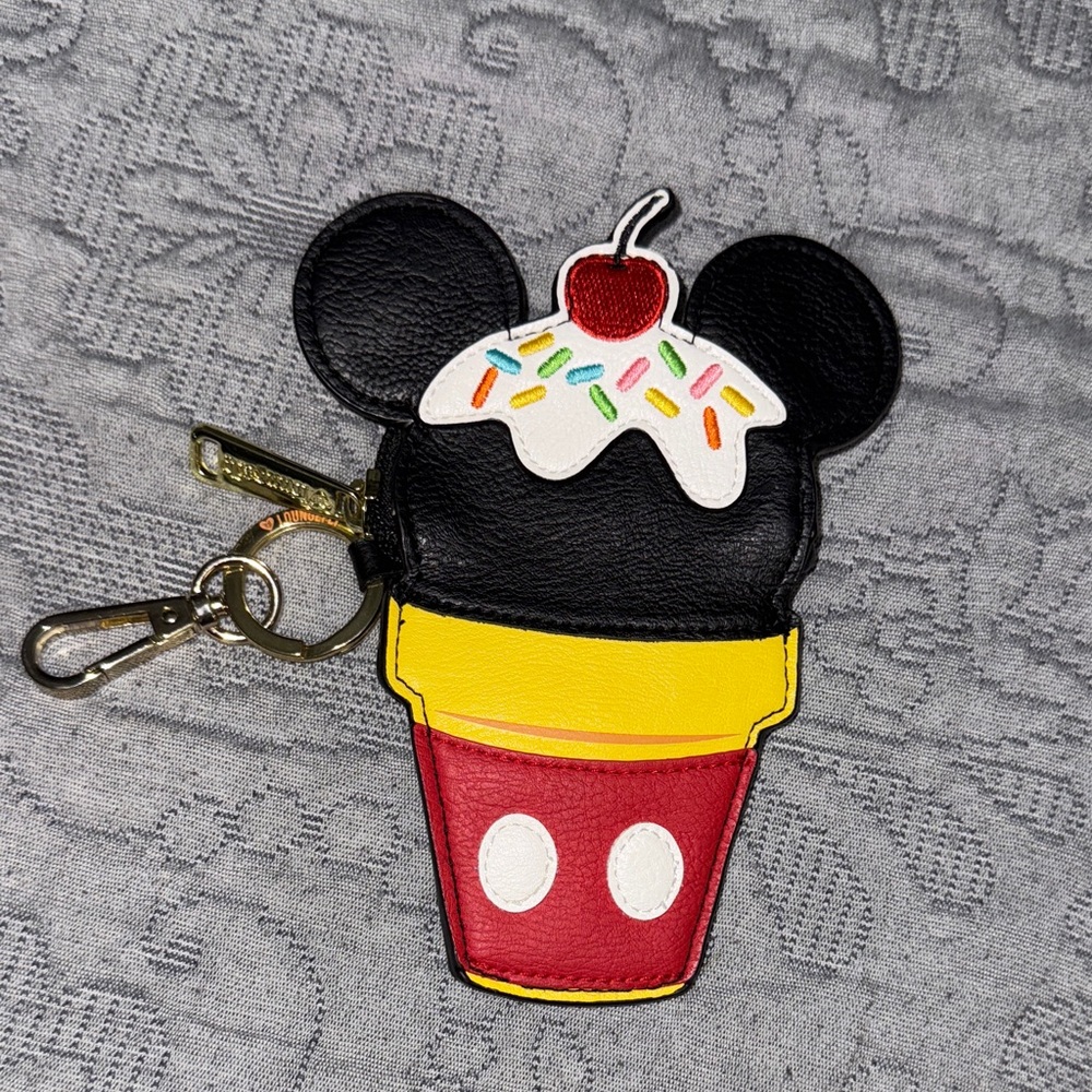 Disney Loungefly Coin Purse Bag Clip Charm Keychain Black Mickey Mouse Cupcake